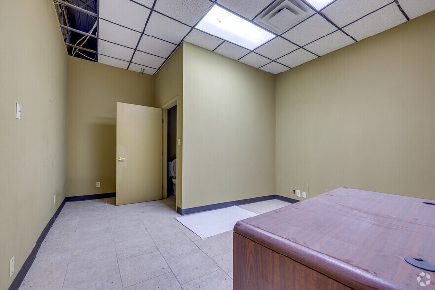 More Photos Of 1671 E 71st St, Tulsa Storefront For Sale