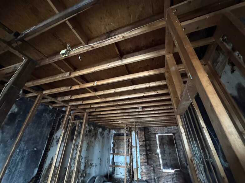 More Photos Of 443-447 E 25th St, Baltimore Storefront Retail Residential For Sale