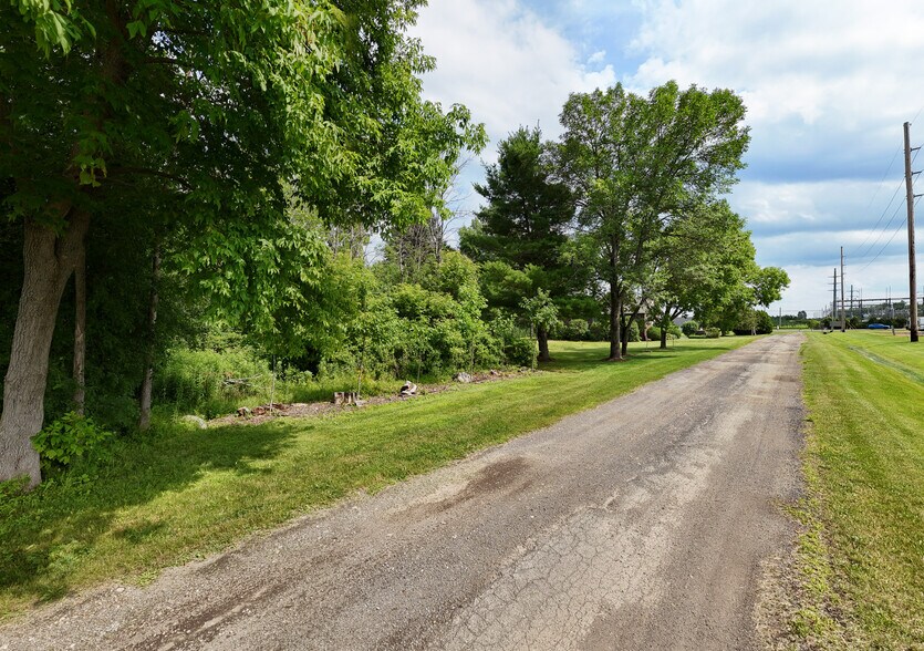 More Photos Of 228 Tom Miller Rd, Plattsburgh Flex For Sale
