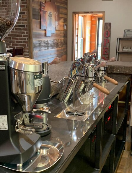 More Photos Of 306 N Main St, Birchwood Restaurant For Sale