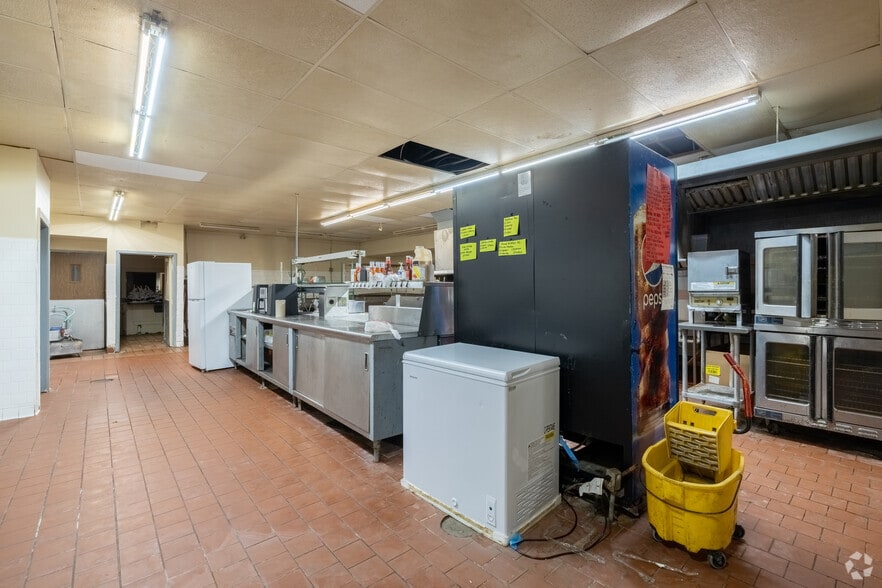 More Photos Of 8929 Old Number Six Hwy, Santee Hotel For Sale