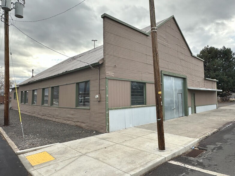 More Photos Of 574 N Main St, Prineville Office For Sale