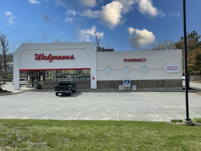 Primary Photo Of 2 W Broadway, Lincoln Drugstore For Sale