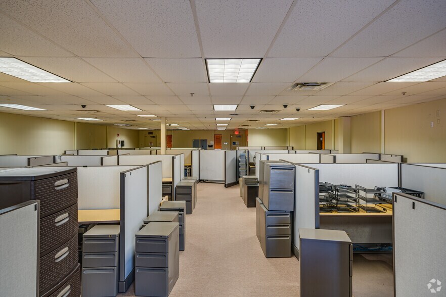 More Photos Of 711 E Carefree Hwy, Phoenix Unknown For Lease