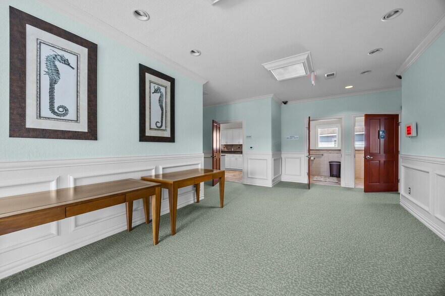 More Photos Of 8468 Caratoke Hwy, Powells Point Bank For Lease