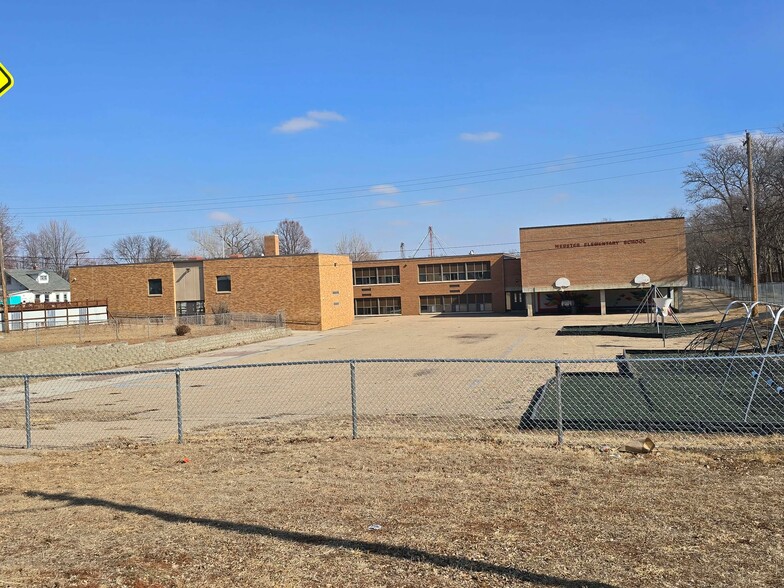 More Photos Of 613 Mulberry st, Yankton Specialty For Sale