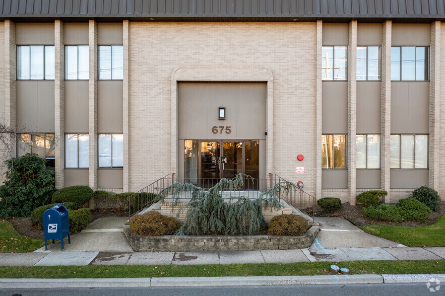 More Photos Of 675 Morris Ave, Springfield Office For Lease