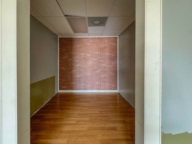 More Photos Of 901 W Airline Hwy, La Place Unknown For Lease