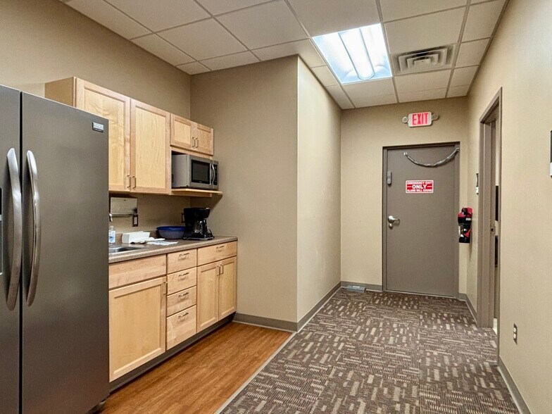 More Photos Of 402 N Genesee St, Wittenberg Fast Food For Sale