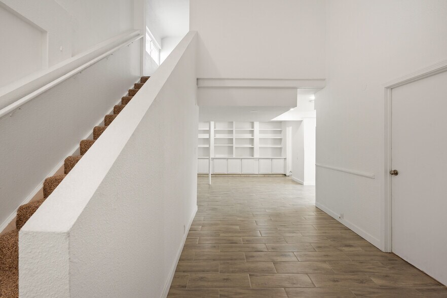 More Photos Of 1825 Baker St, Bakersfield Specialty For Sale