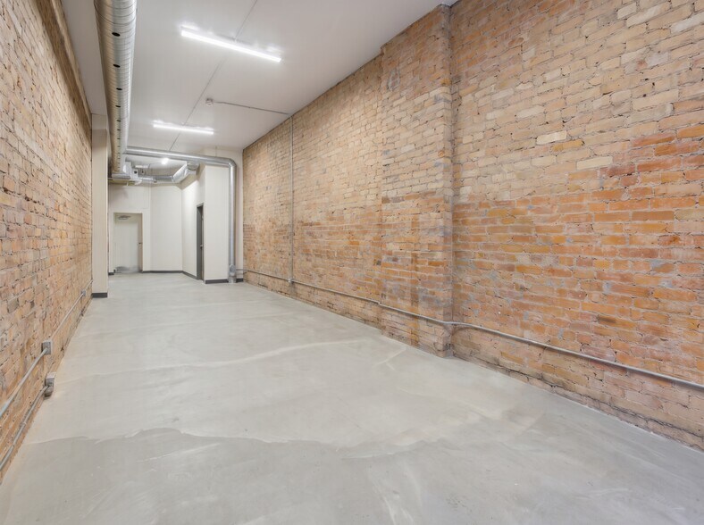 More Photos Of 183 King St E, Hamilton Storefront Retail Residential For Sale