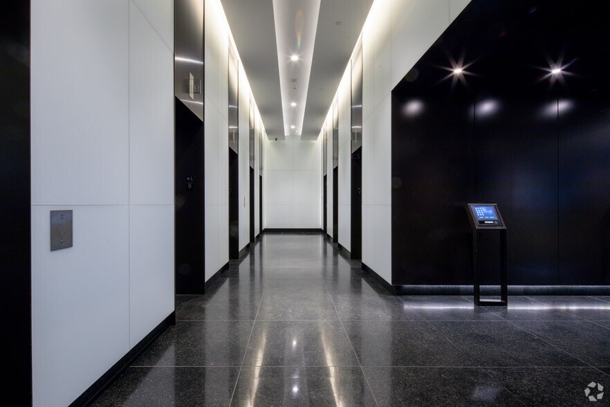 More Photos Of 609 Granville St, Vancouver Office For Lease