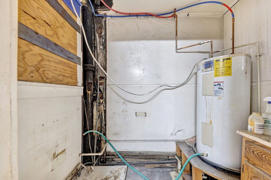 More Photos Of 628 Smithfield St, Pittsburgh Restaurant For Sale