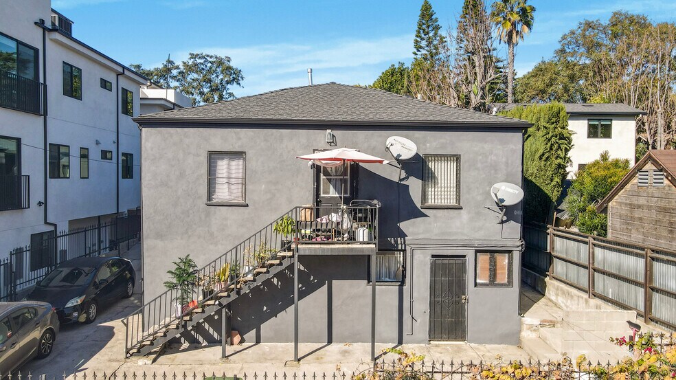 More Photos Of 732 Robinson St, Los Angeles Apartments For Sale