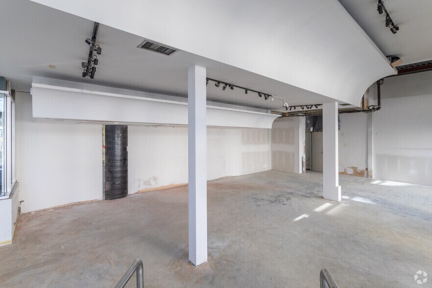 More Photos Of 635 Broughton St, Victoria Storefront For Lease