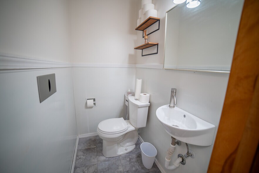 More Photos Of 120 Sturges Ave, Mansfield Medical For Lease