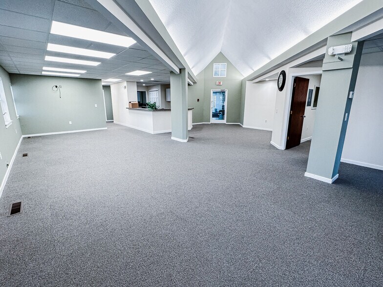 More Photos Of 4649 N Breton Ct SE, Grand Rapids Medical For Sale