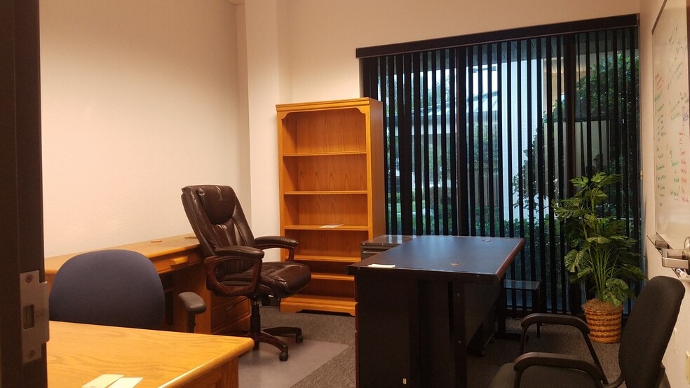 More Photos Of 14141 46th St N, Clearwater Medical For Lease