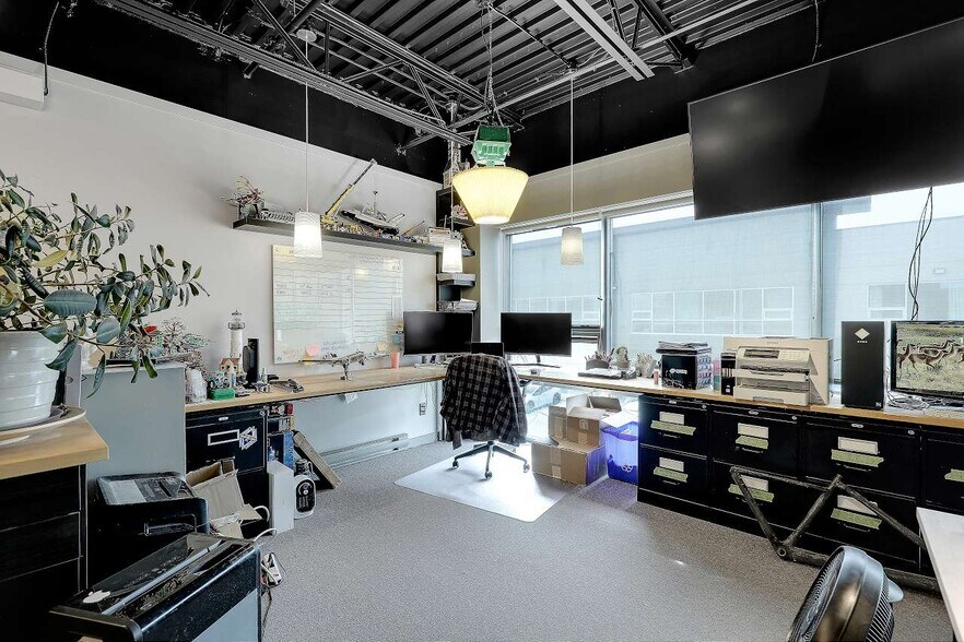More Photos Of 11980 Hammersmith Way, Richmond Showroom For Sale