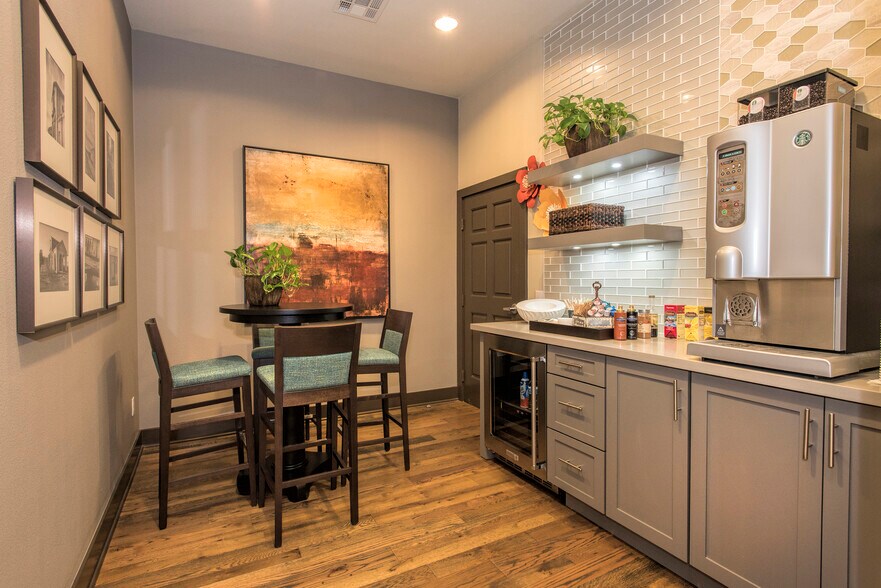 More Photos Of 700 S Myrtle Ave, Monrovia Apartments For Lease