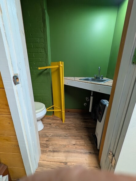 More Photos Of 67 Brenner Ave, Dayton Warehouse For Sale