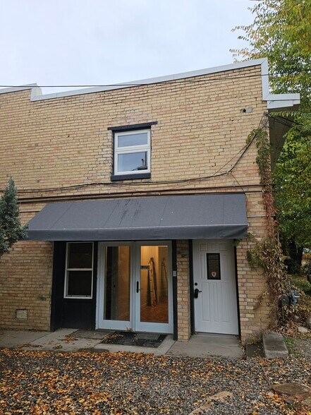 Primary Photo Of 130 E Bridge St, Hotchkiss Office For Lease