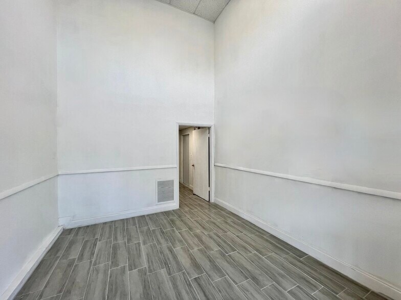 More Photos Of 7200-7384 NW 56th St, Miami Warehouse For Sale