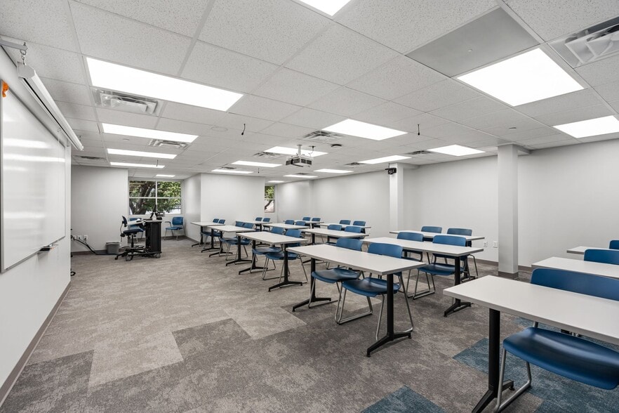 More Photos Of 1411 W Main St, League City Schools For Sale