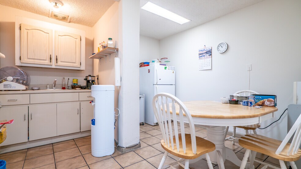 More Photos Of 1730 NW 23rd St, Miami Service For Sale