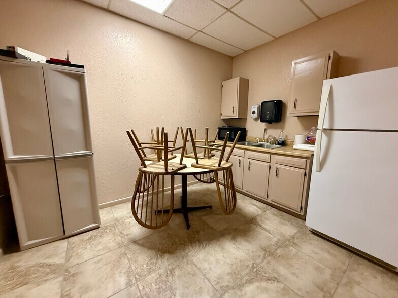 More Photos Of 2105 Maurice Rd, Odessa Warehouse For Sale