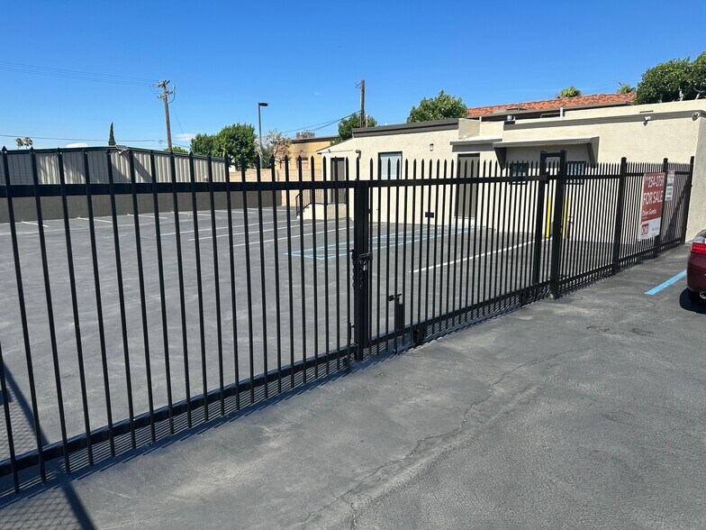 More Photos Of 1125 W 6th St, Corona Freestanding For Sale