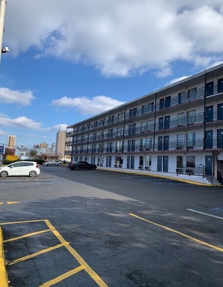 More Photos Of 1313 3rd Ave N, Birmingham Hotel For Sale