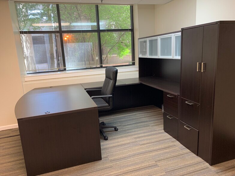 More Photos Of 18 S Pack Sq, Asheville Office For Lease