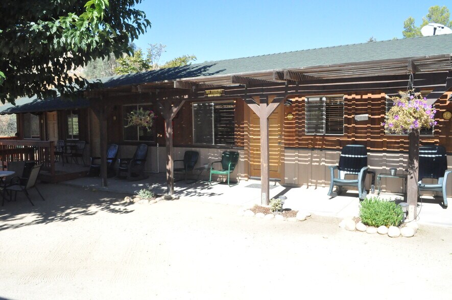 More Photos Of 16123 Sierra Way, Kernville Hotel For Sale