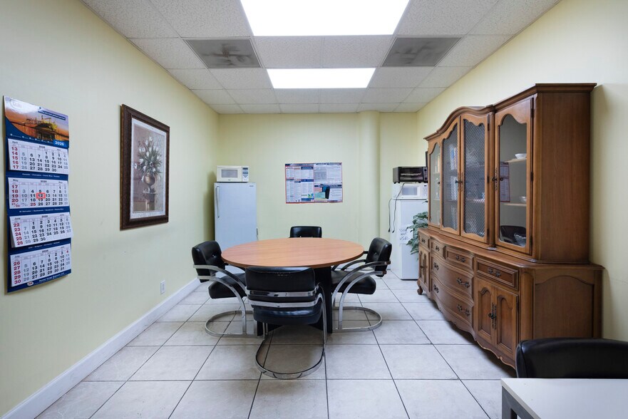 More Photos Of 10200 NW 25th St, Doral Light Distribution For Sale