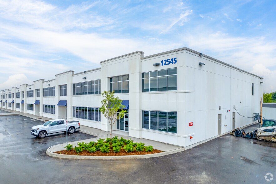 Primary Photo Of 12545 Coleraine Dr, Caledon Showroom For Sale
