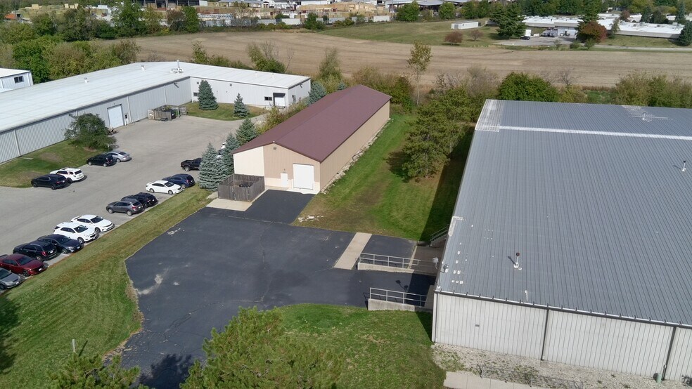 More Photos Of 1205-1227 Barberry Dr, Janesville Manufacturing For Lease