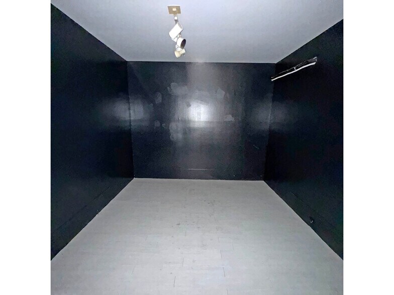 More Photos Of 893-895 N Howard St, Baltimore Storefront For Sale