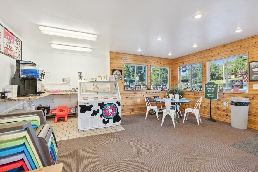 More Photos Of 2630 Commerce Blvd, Mound Freestanding For Sale