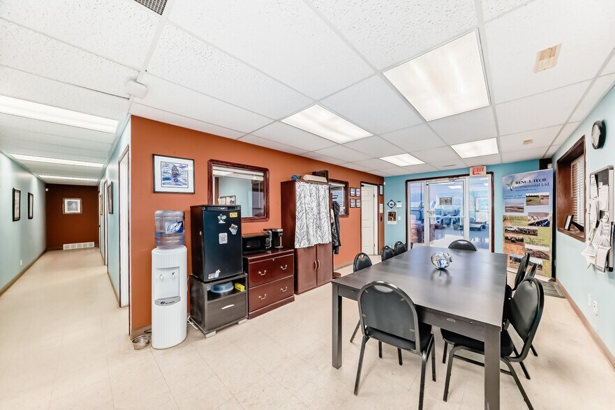 More Photos Of 116 Orchard Way, Strathmore Service For Lease