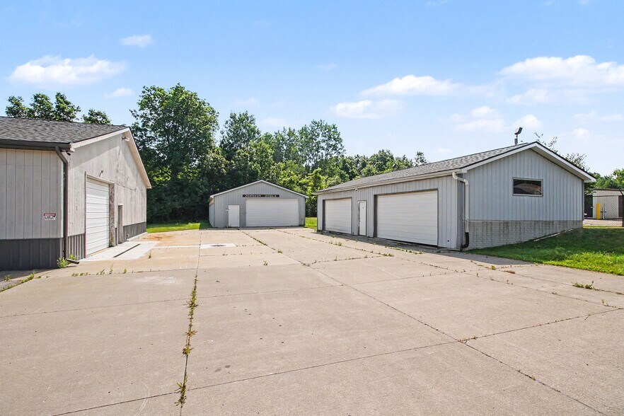 More Photos Of 6017 W Pierson Rd, Flushing Freestanding For Sale