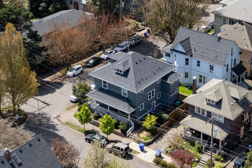 More Photos Of 1035 SE 14th Ave, Portland Apartments For Sale