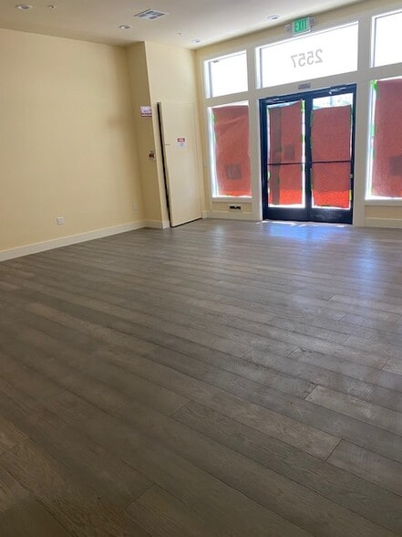 More Photos Of 2557 El Camino Real, Redwood City Storefront Retail Office For Lease