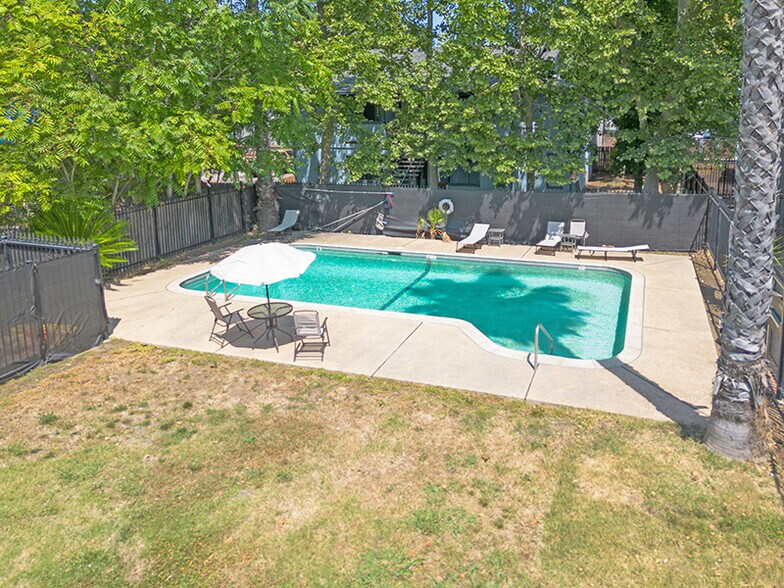 More Photos Of 810 W 1st Ave, Chico Multifamily For Sale