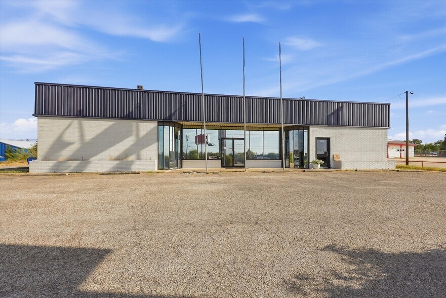 More Photos Of 3405 E Highway 377, Granbury Office For Sale