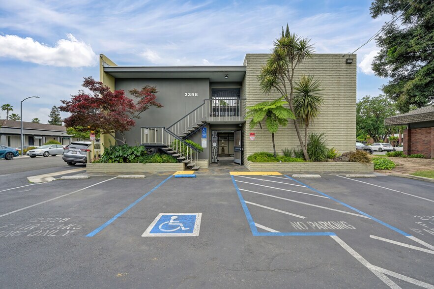 More Photos Of 2398 Fair Oaks Blvd, Sacramento Office For Sale
