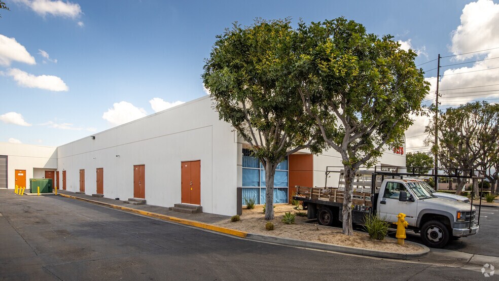 More Photos Of 600 S Grand Ave, Santa Ana Unknown For Lease