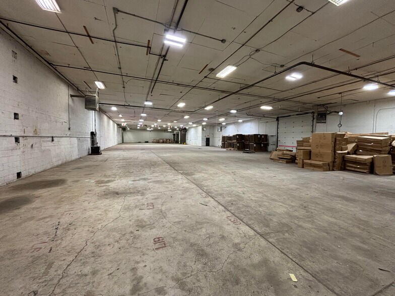 More Photos Of 18 W Collings Ave, West Berlin Light Distribution For Sale