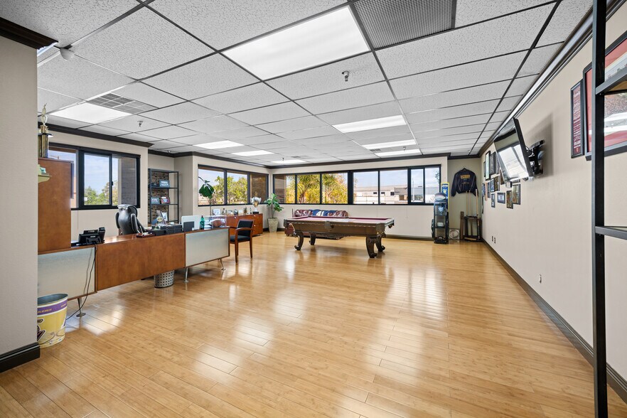 More Photos Of 3980 E Miraloma Ave, Anaheim Warehouse For Lease