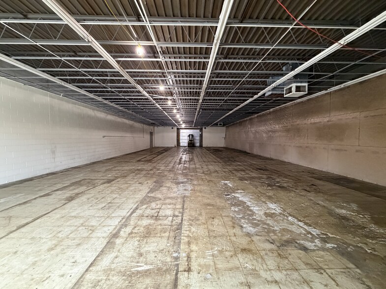 More Photos Of 1100 N Main St, Three Rivers Manufacturing For Lease